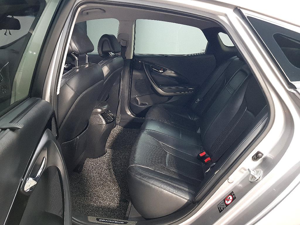 HYUNDAI Grandeur - Vista 9