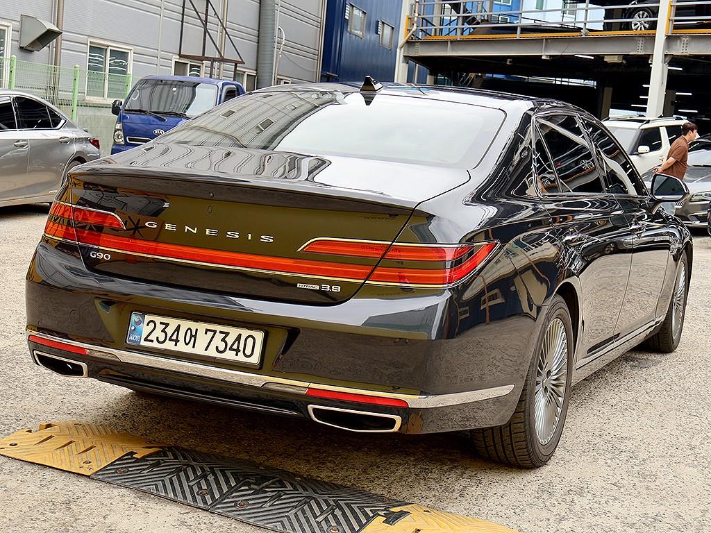 Genesis G90 - Vista 7