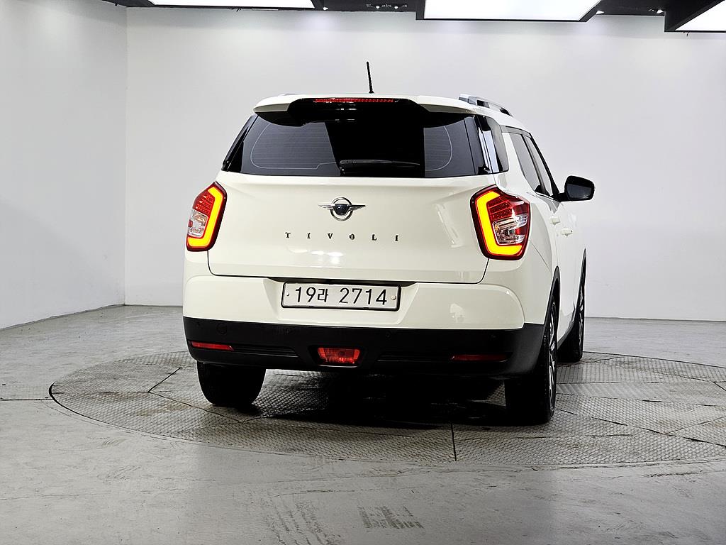 Ssangyong Tivoli - Vista 3