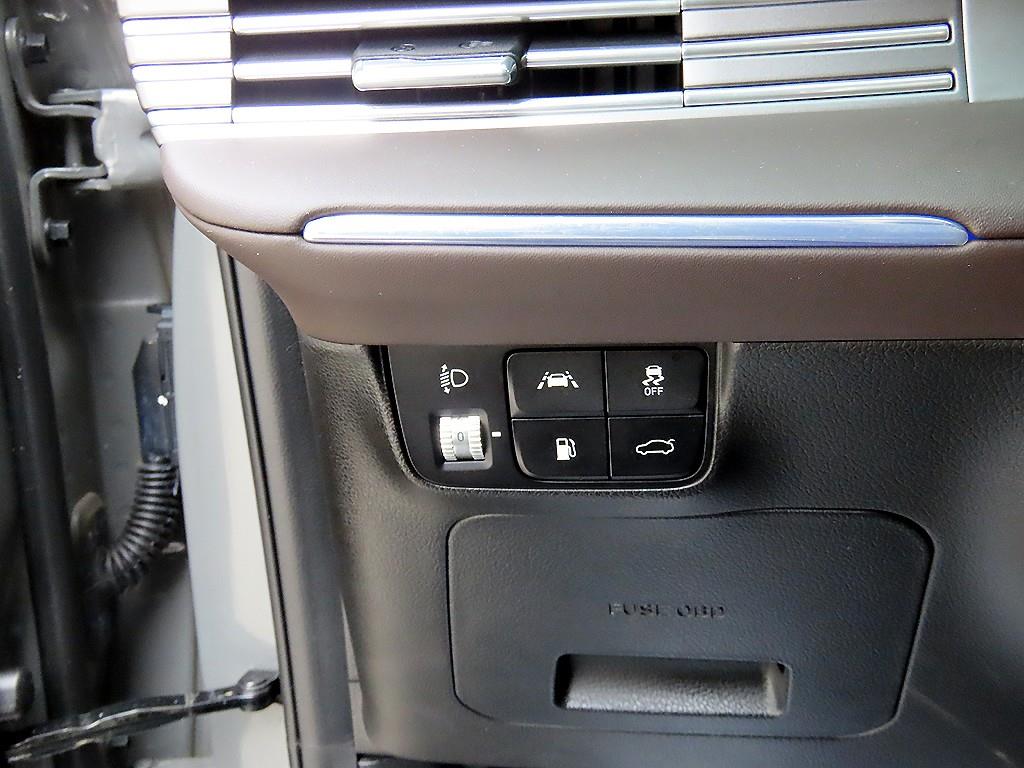 HYUNDAI Grandeur - Vista 12