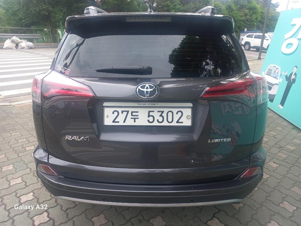 Toyota RAV4 - Vista 3