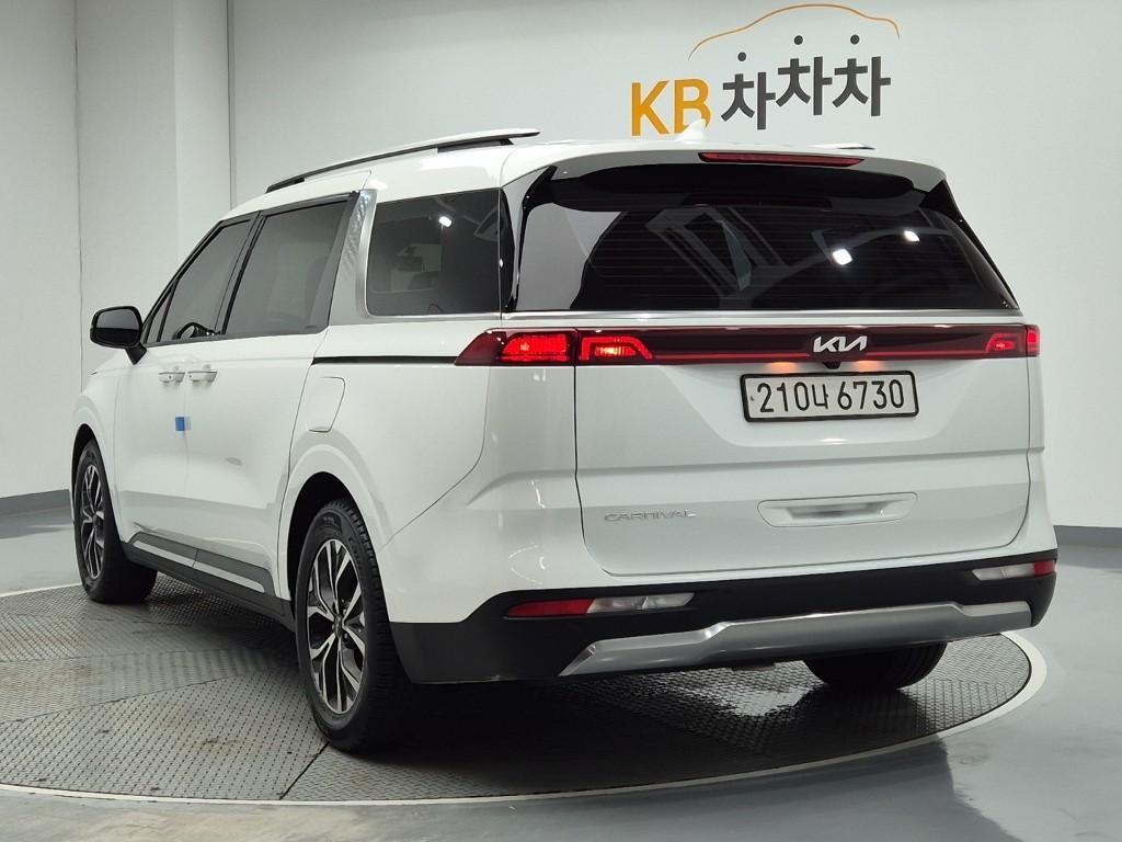 KIA Carnival - Vista 3