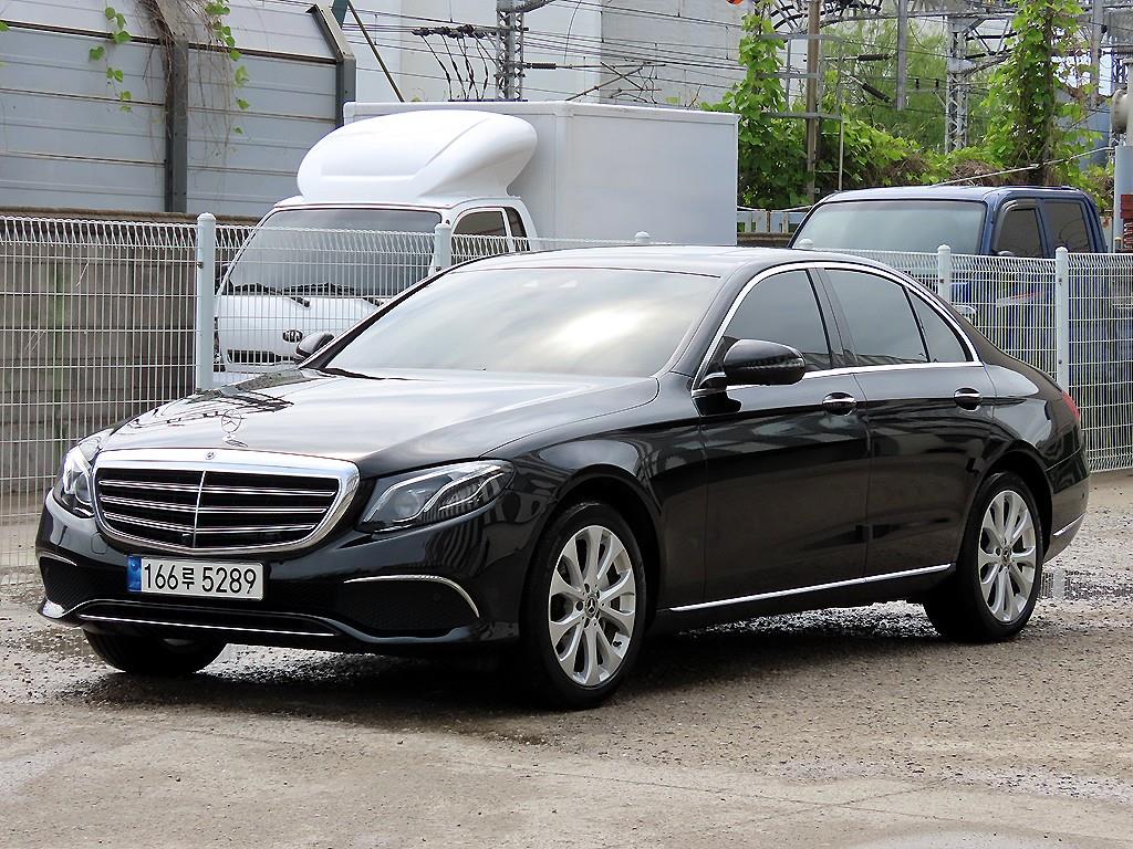 Mercedes Benz E class - Vista 2