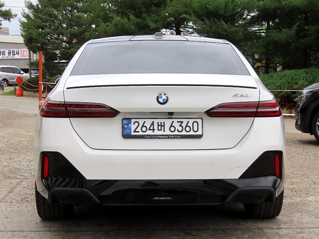 BMW 5 Series - Vista 4