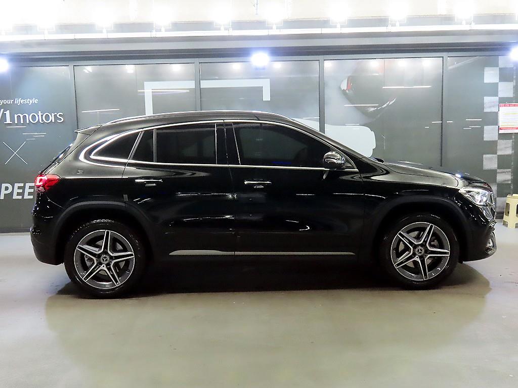 Mercedes Benz GLA Class - Vista 3
