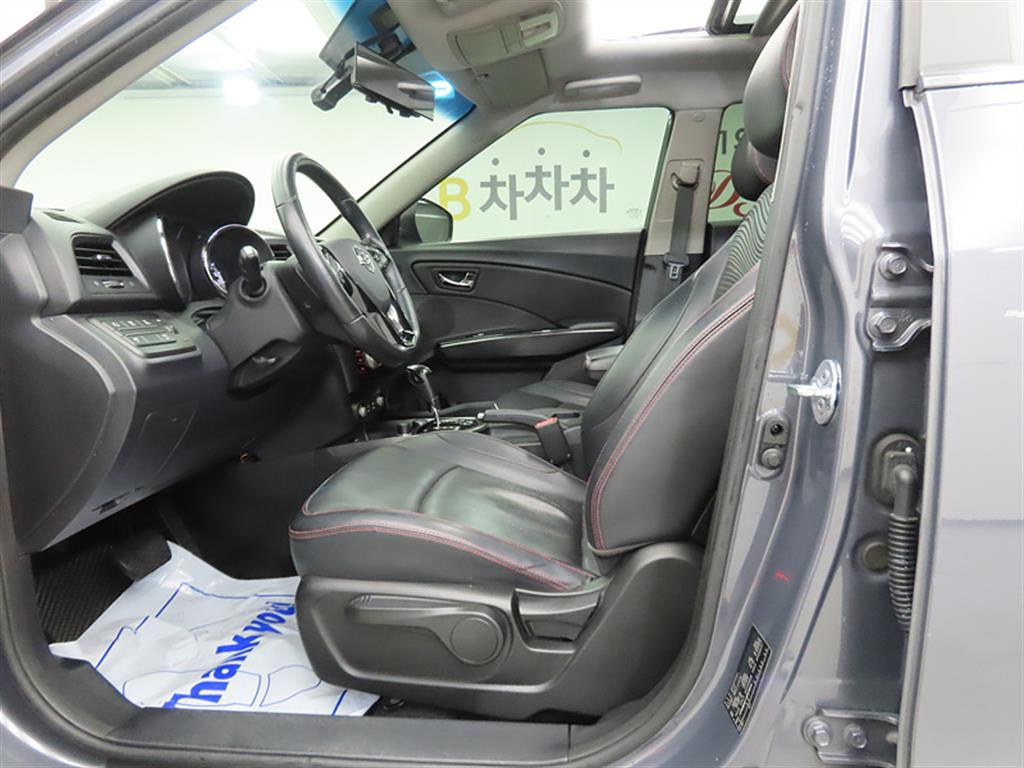 Ssangyong Tivoli - Vista 5