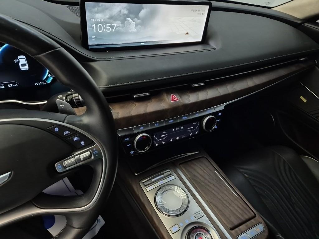 Genesis G80 - Vista 10