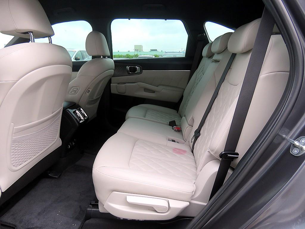 KIA Sorento - Vista 8