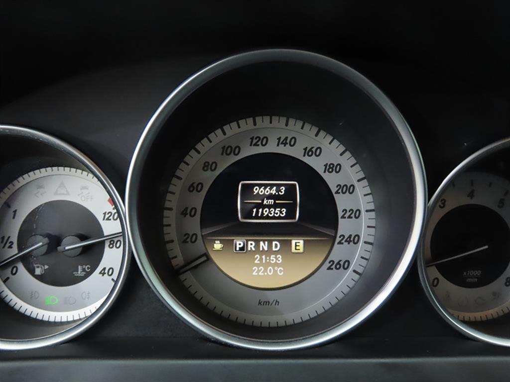 Mercedes Benz C Class - Vista 9