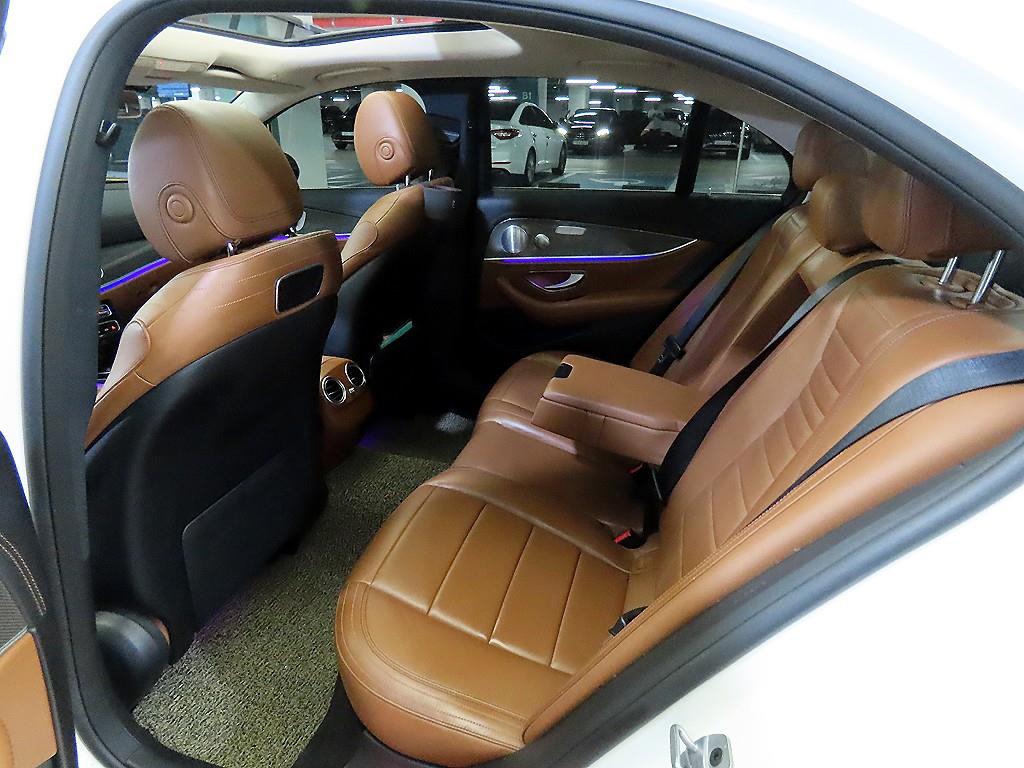 Mercedes Benz E class - Vista 7