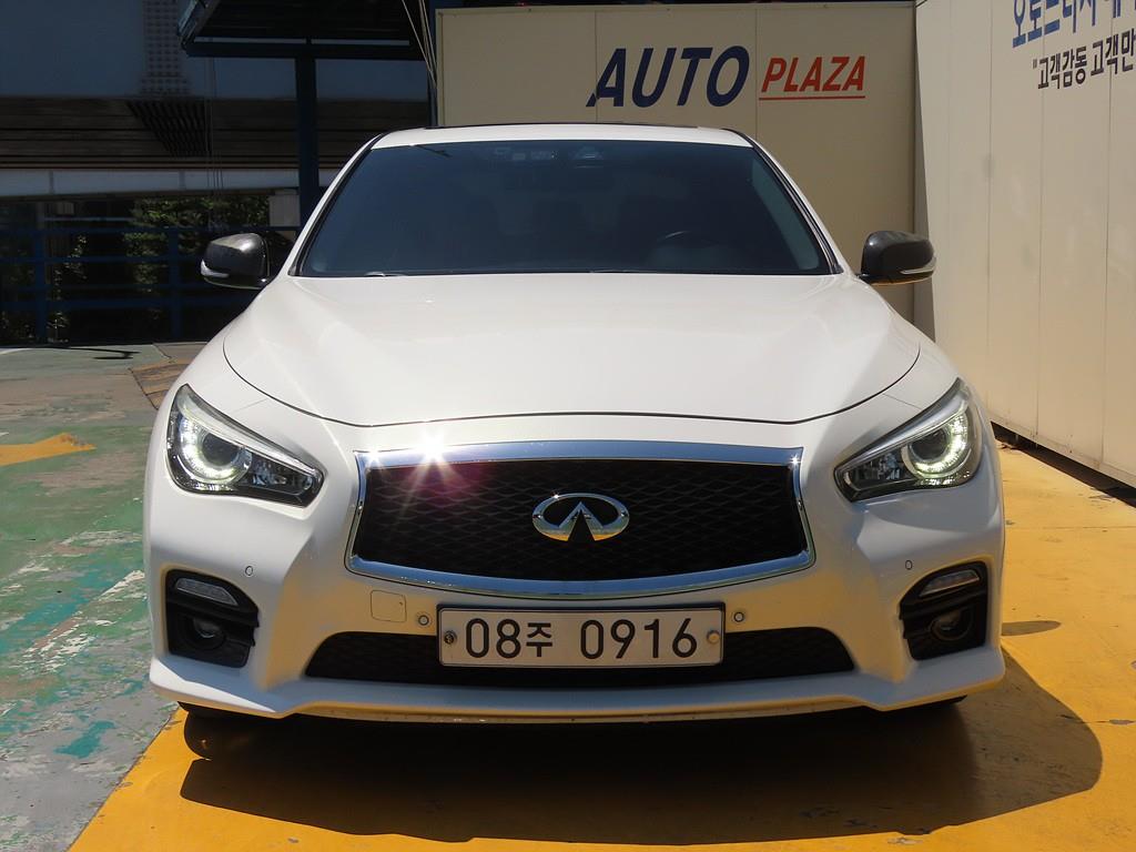 Infiniti Q - Vista 2