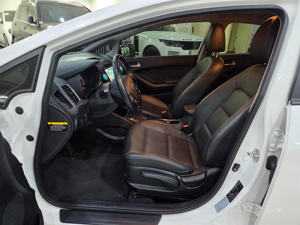 KIA K3 - Vista 6