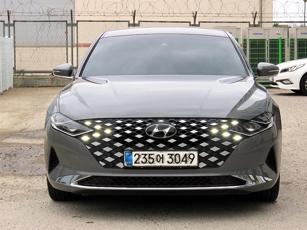 HYUNDAI Grandeur - Vista 2