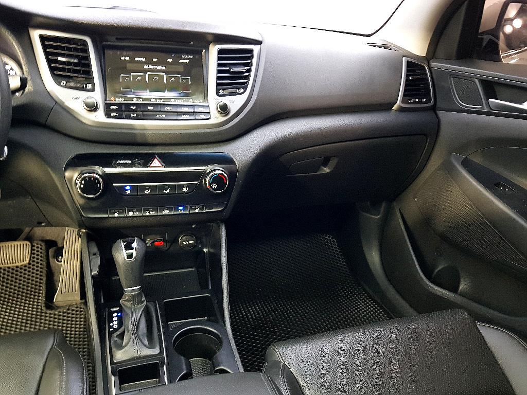 HYUNDAI Tucson - Vista 10