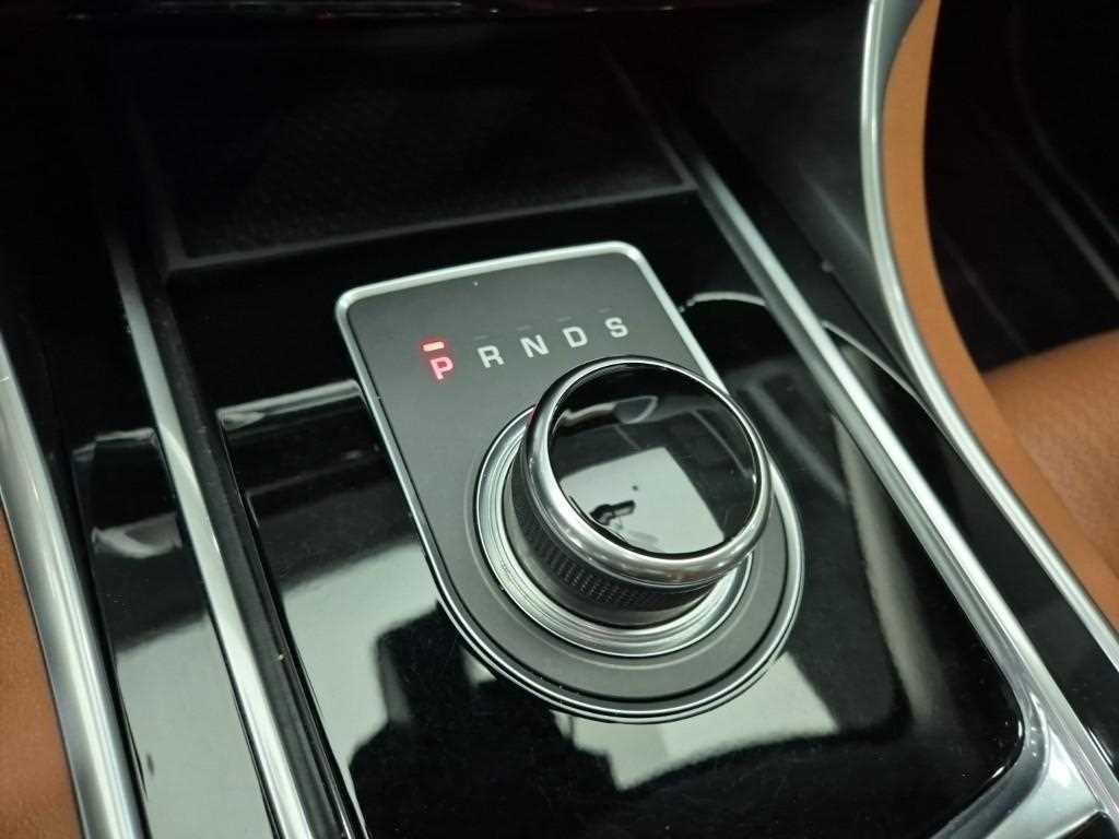 Jaguar XE - Vista 8