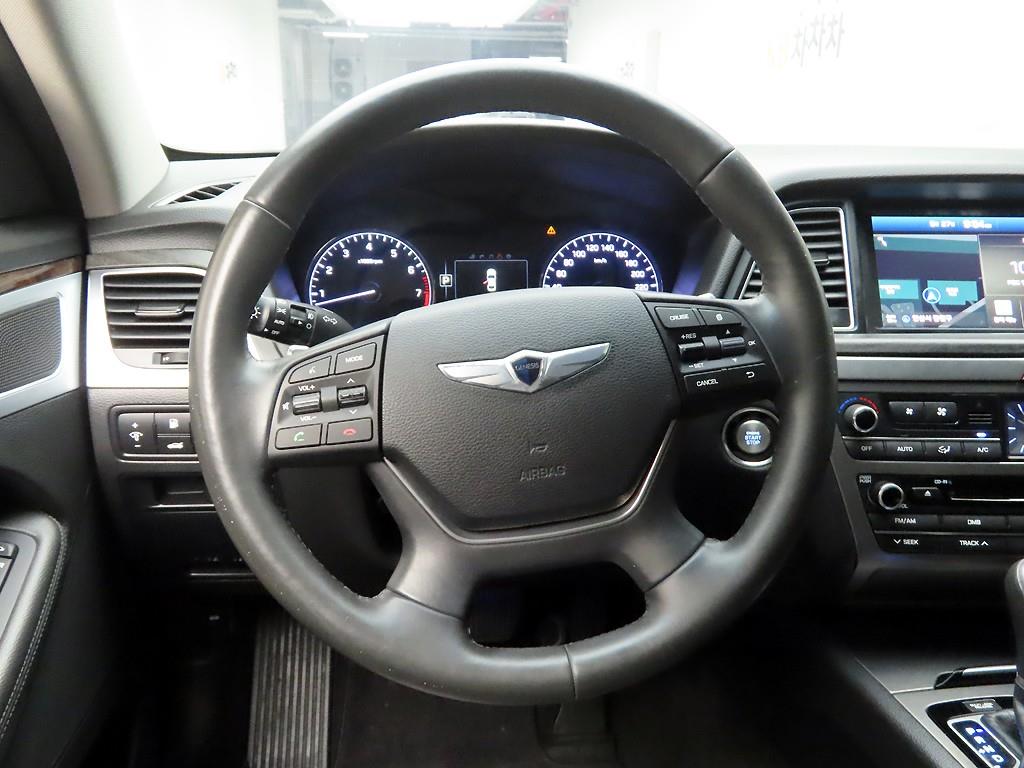 HYUNDAI Genesis - Vista 7