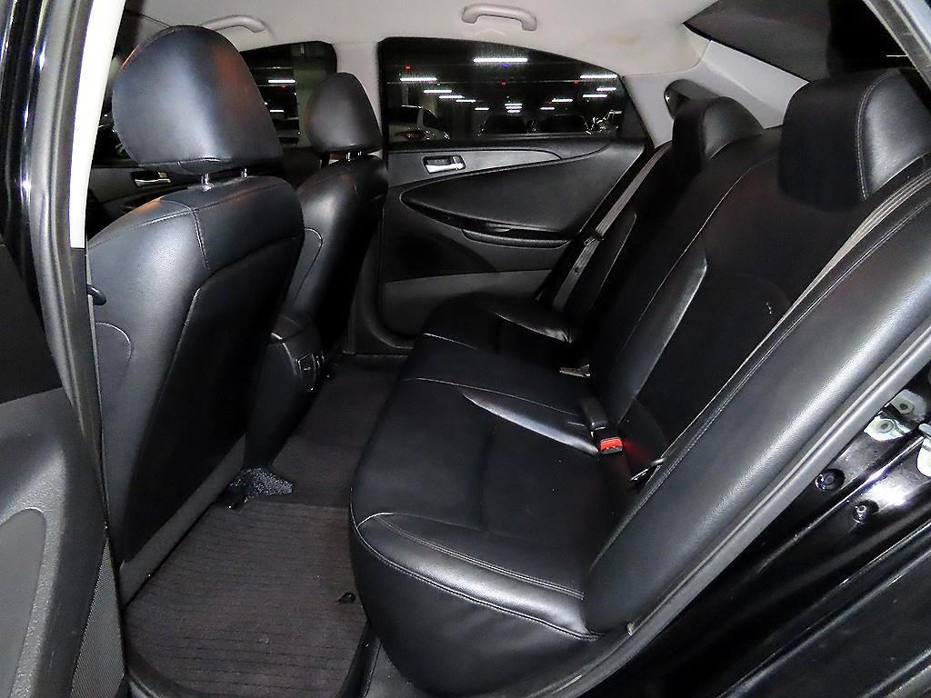 HYUNDAI Sonata - Vista 7