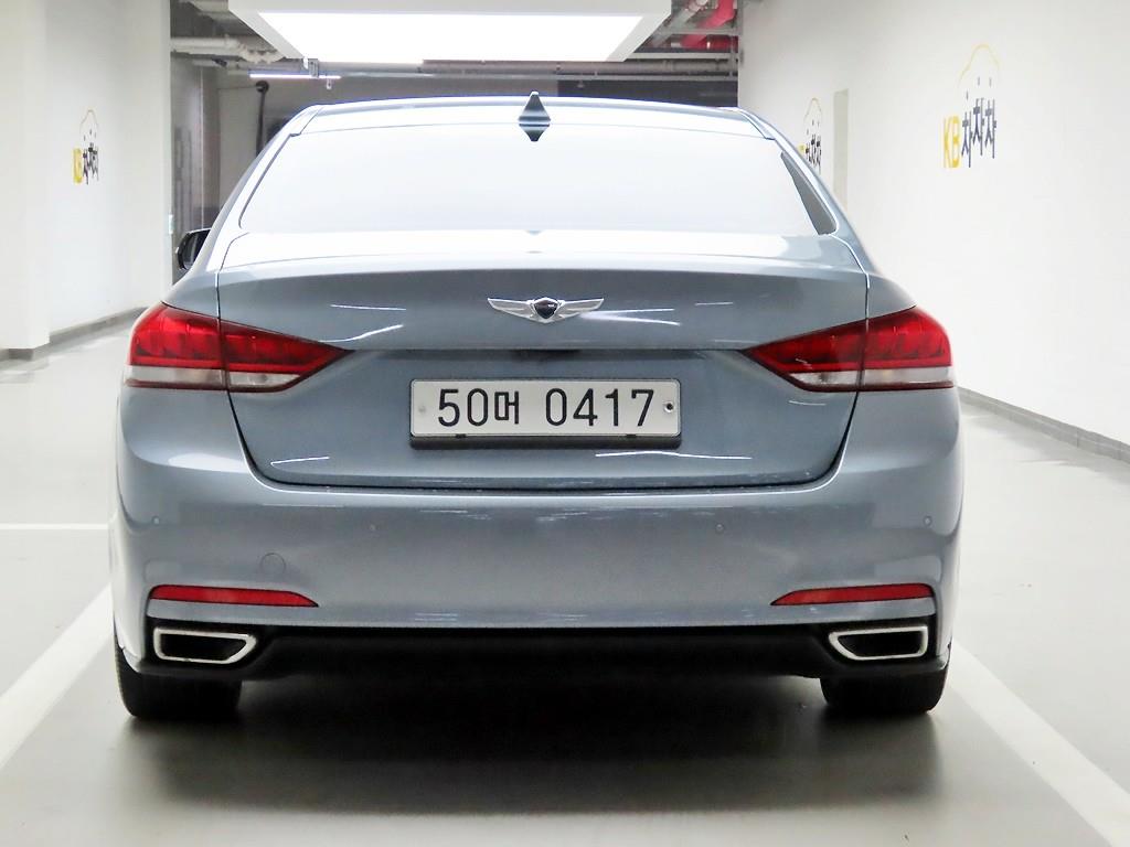 HYUNDAI Genesis - Vista 4