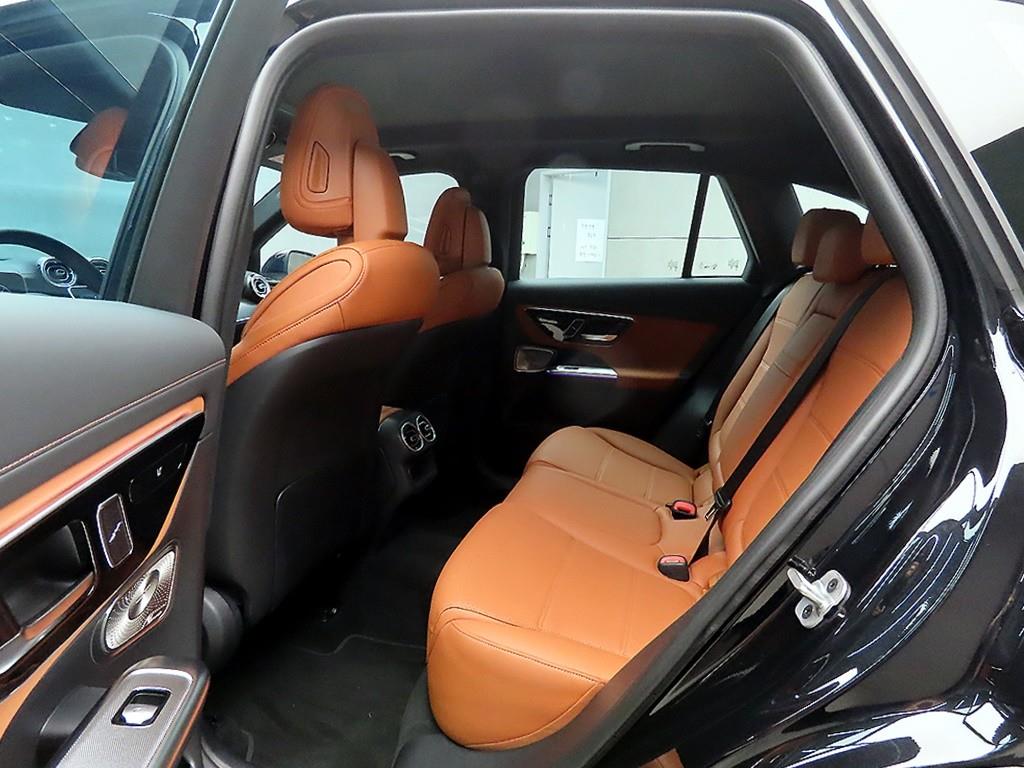 Mercedes Benz GLC Class - Vista 6