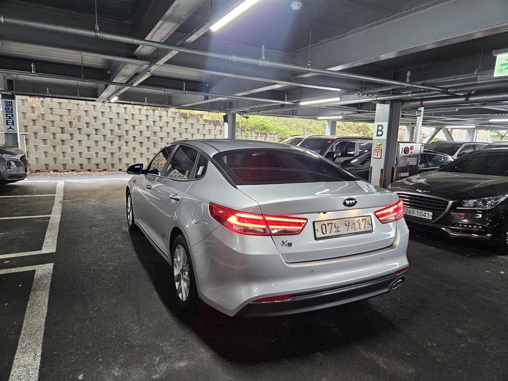 KIA K5 - Vista 4