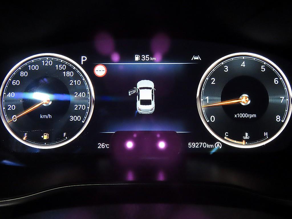Genesis G70 - Vista 9