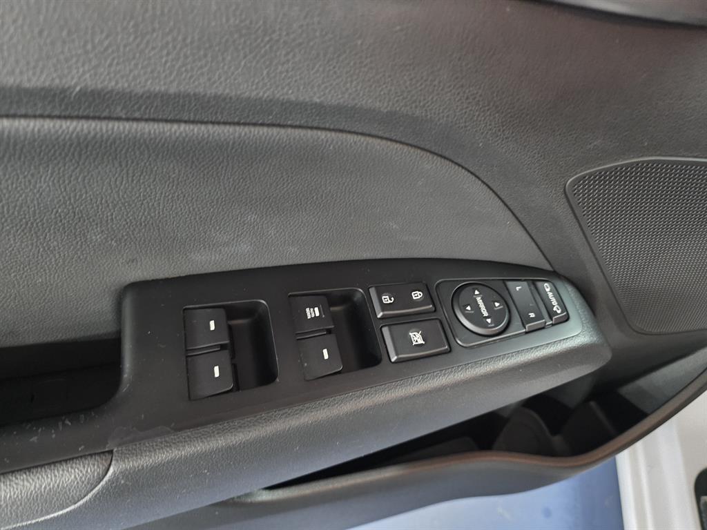 HYUNDAI Avante - Vista 7