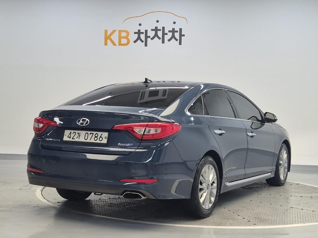 HYUNDAI Sonata - Vista 3