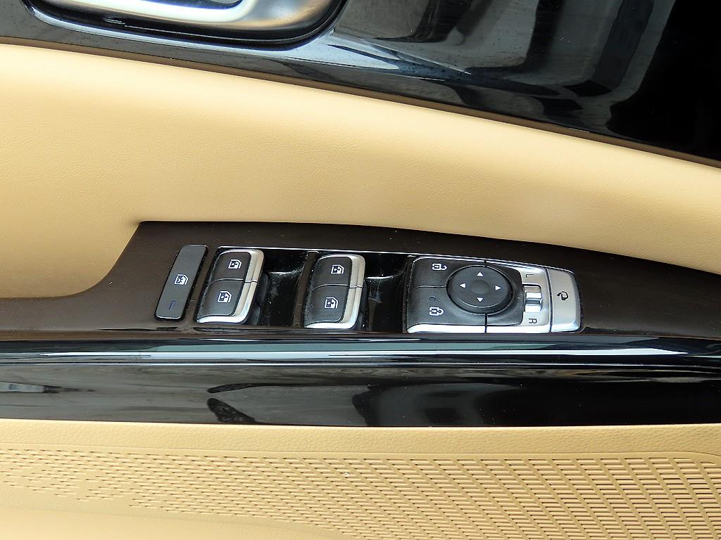 KIA Carnival - Vista 11