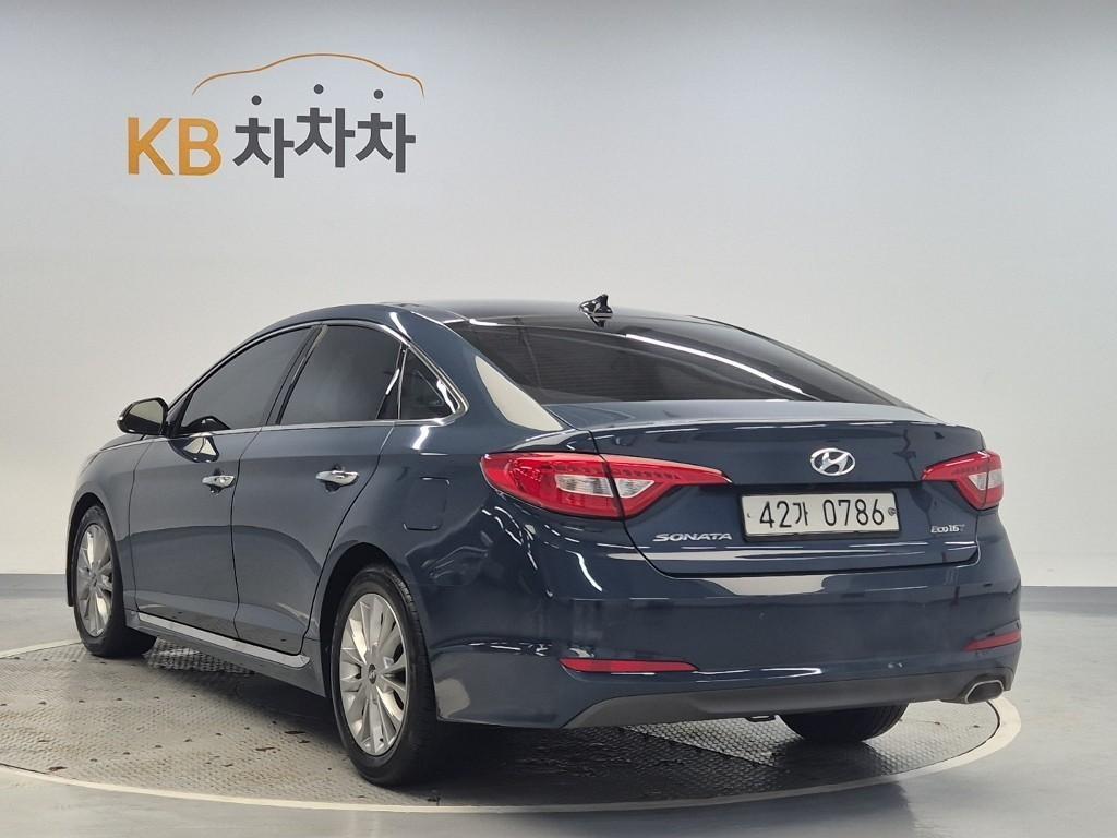 HYUNDAI Sonata - Vista 2