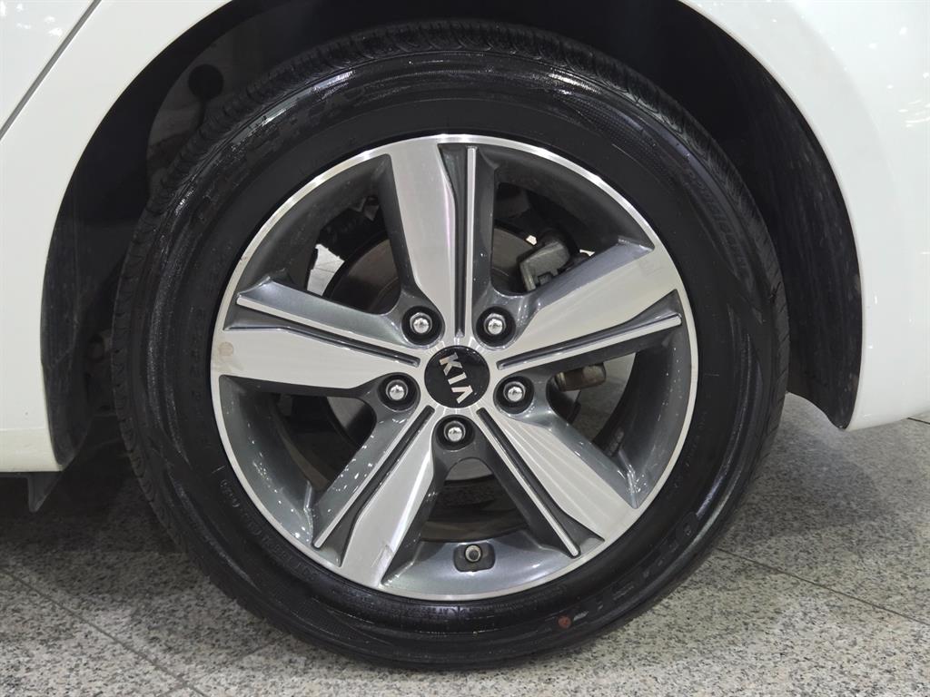 KIA K3 2018 Blanco - Importación desde Corea - HF Imports Iquique - Foto 20