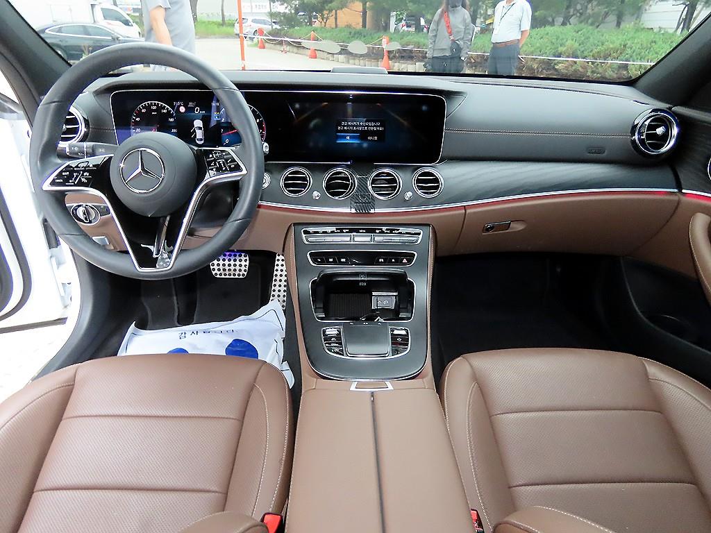 Mercedes Benz E class - Vista 7