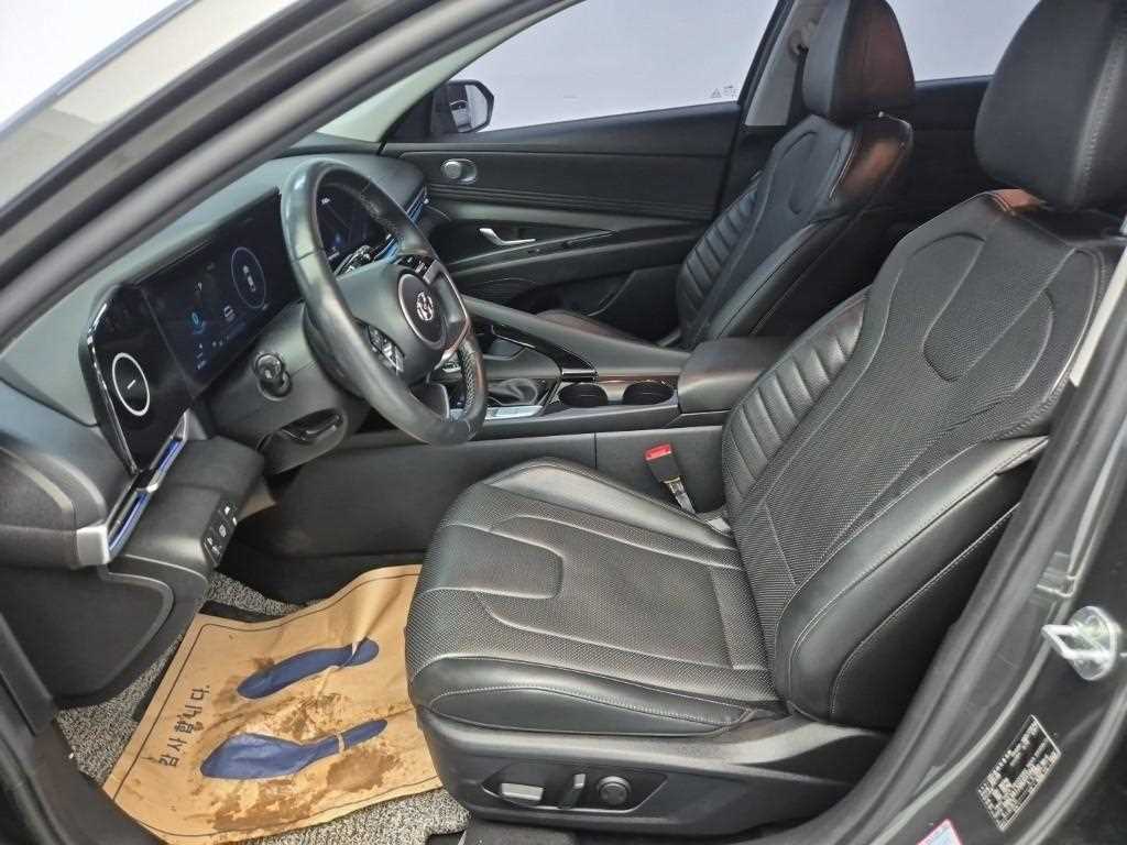HYUNDAI Avante - Vista 11