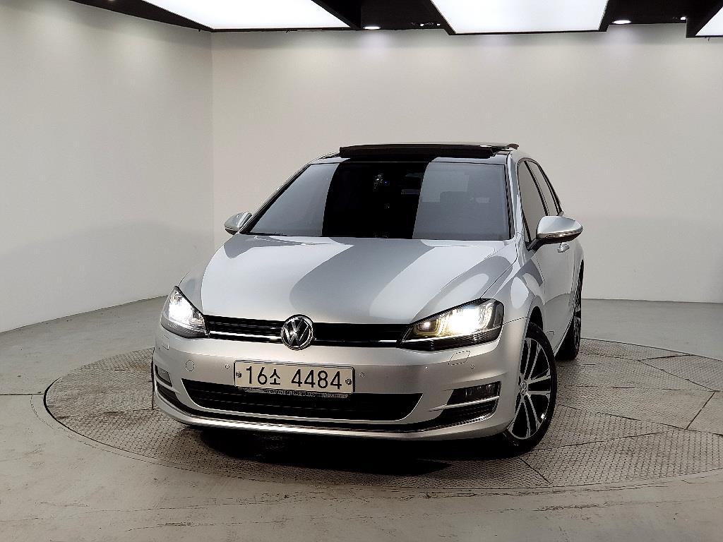 Volkswagen Golf - Vista 2