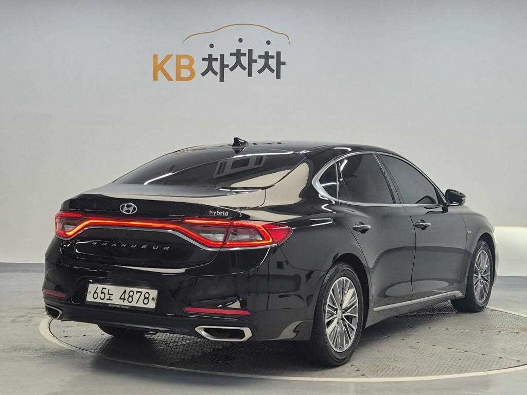HYUNDAI Grandeur - Vista 3