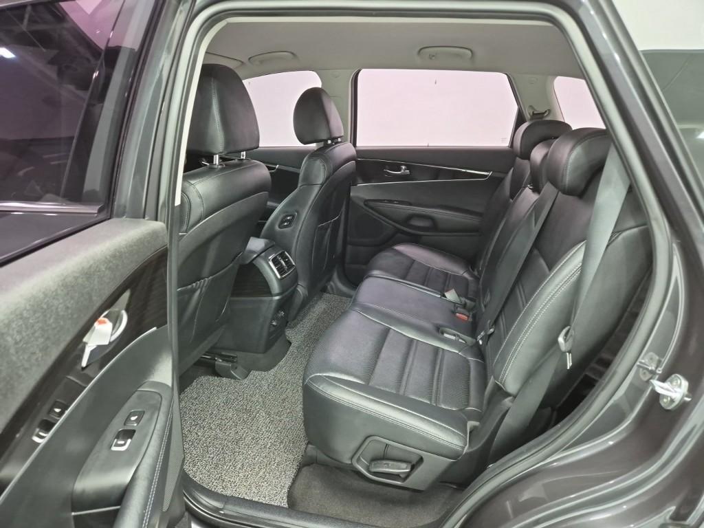 KIA Sorento - Vista 12