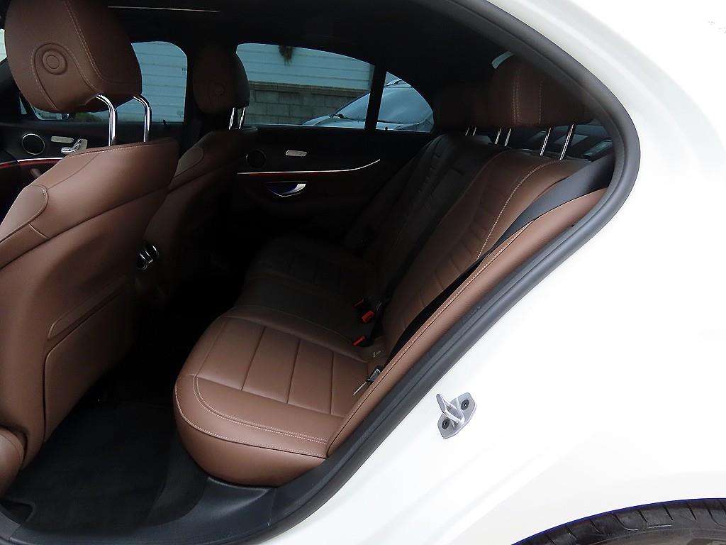 Mercedes Benz E class - Vista 6