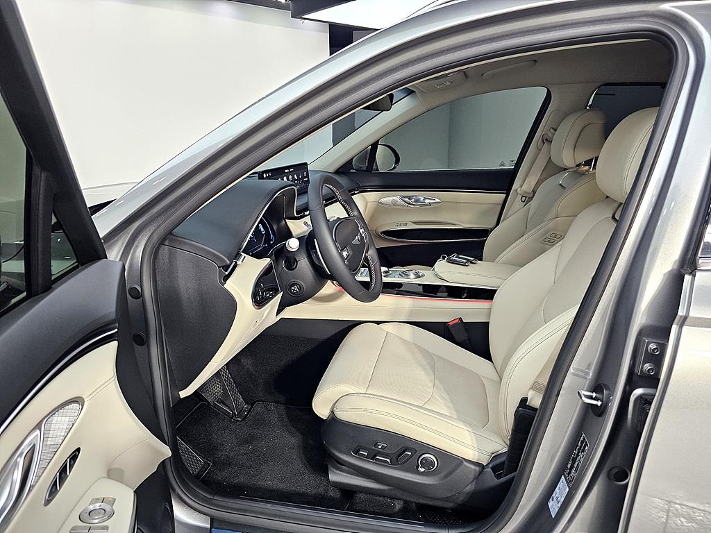 Genesis GV70 - Vista 7