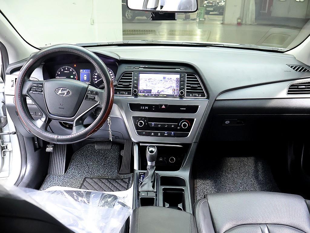 HYUNDAI Sonata - Vista 9