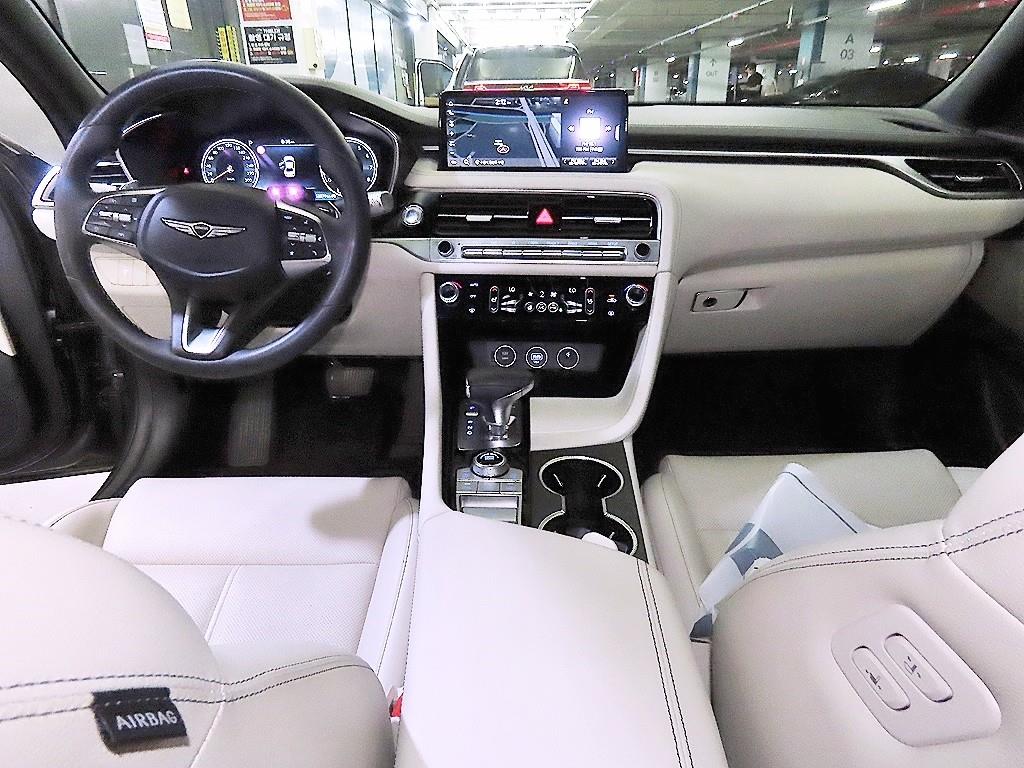 Genesis G70 - Vista 10