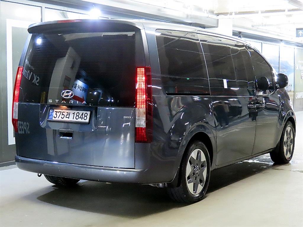 HYUNDAI Staria - Vista 4