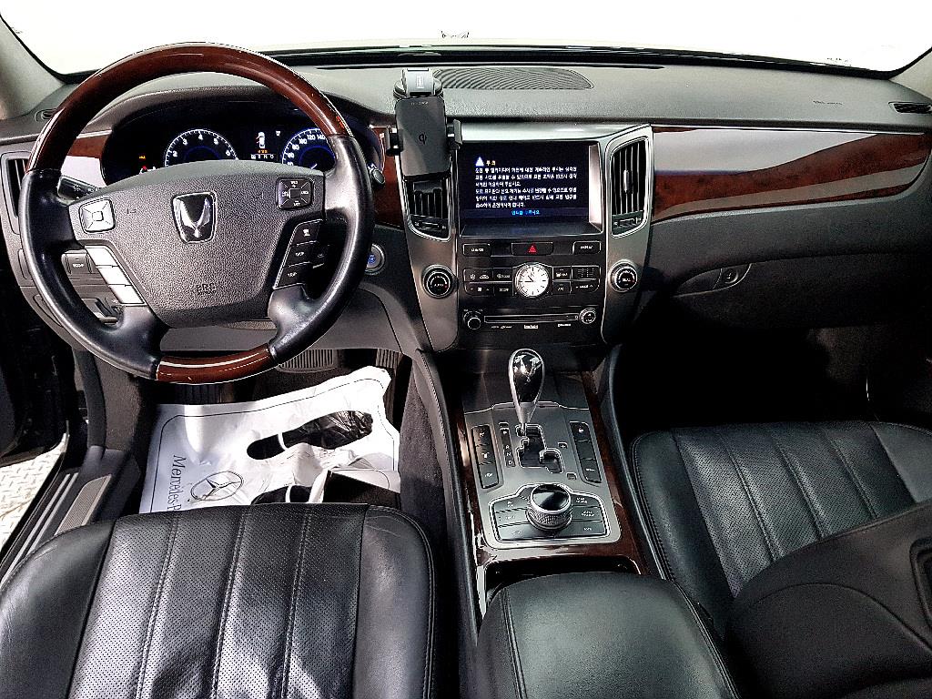 HYUNDAI Equus - Vista 5