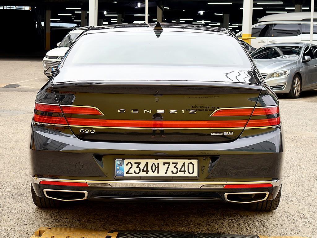 Genesis G90 - Vista 5