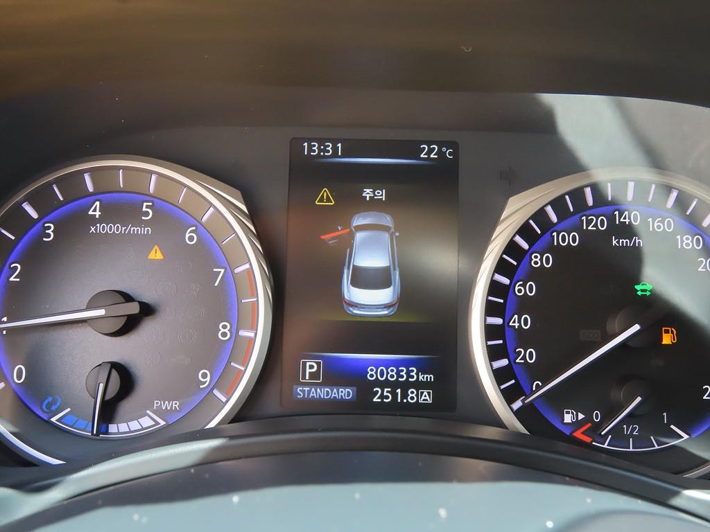 Infiniti Q - Vista 11