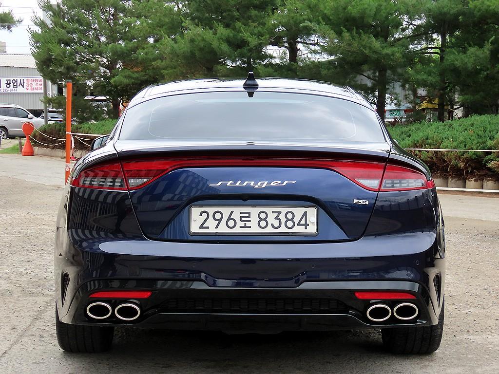 KIA Stinger - Vista 4