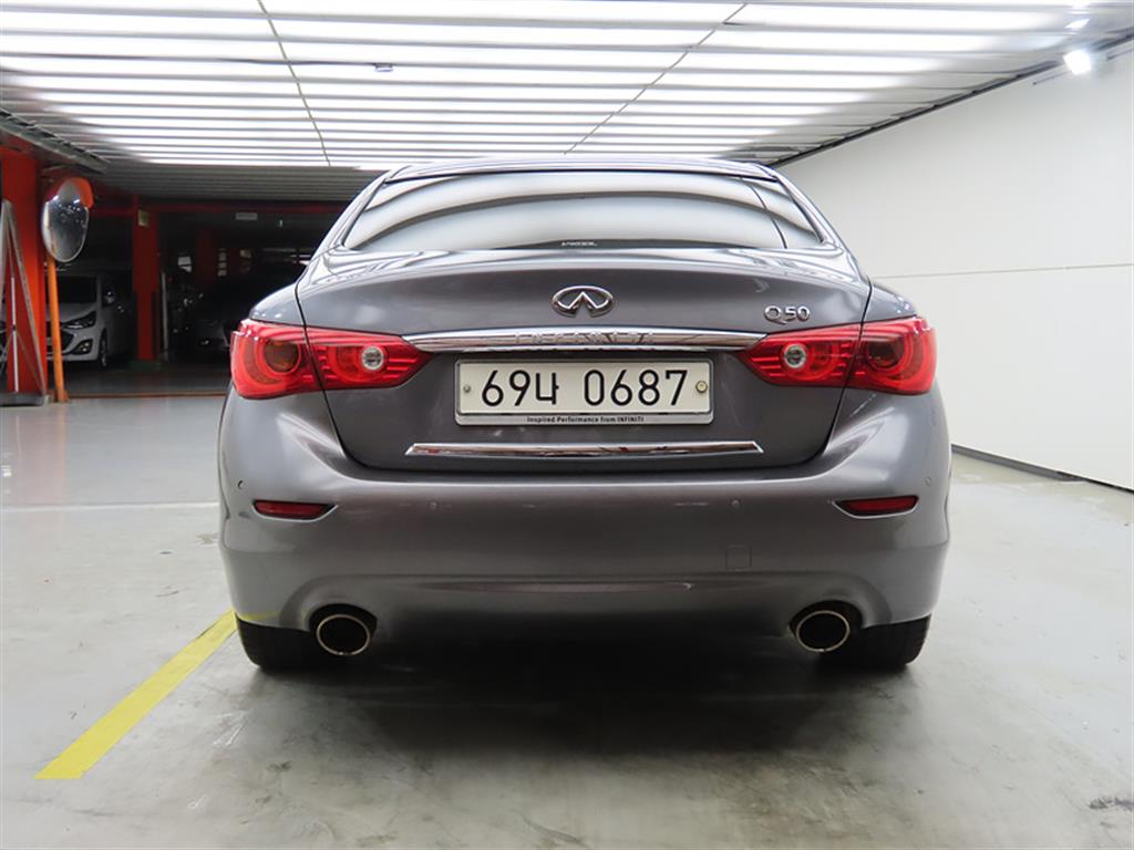 Infiniti Q - Vista 3