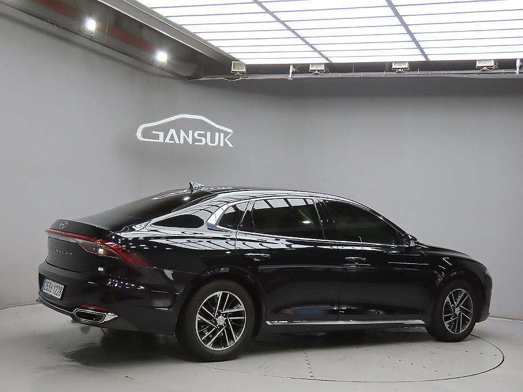 HYUNDAI Grandeur - Vista 7