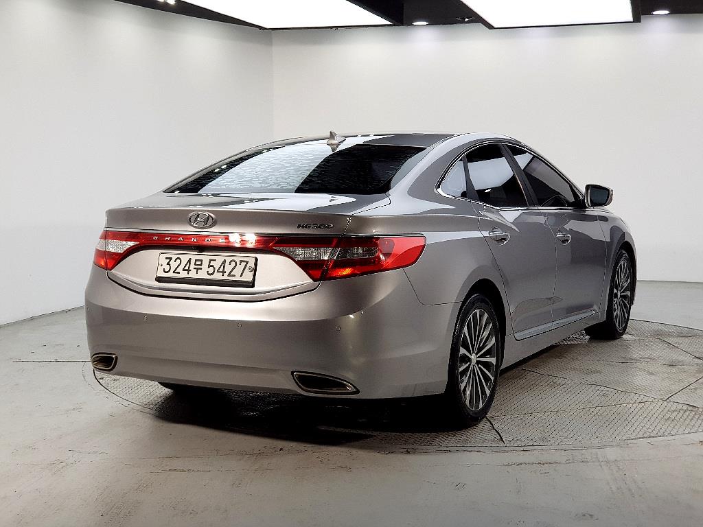 HYUNDAI Grandeur - Vista 4