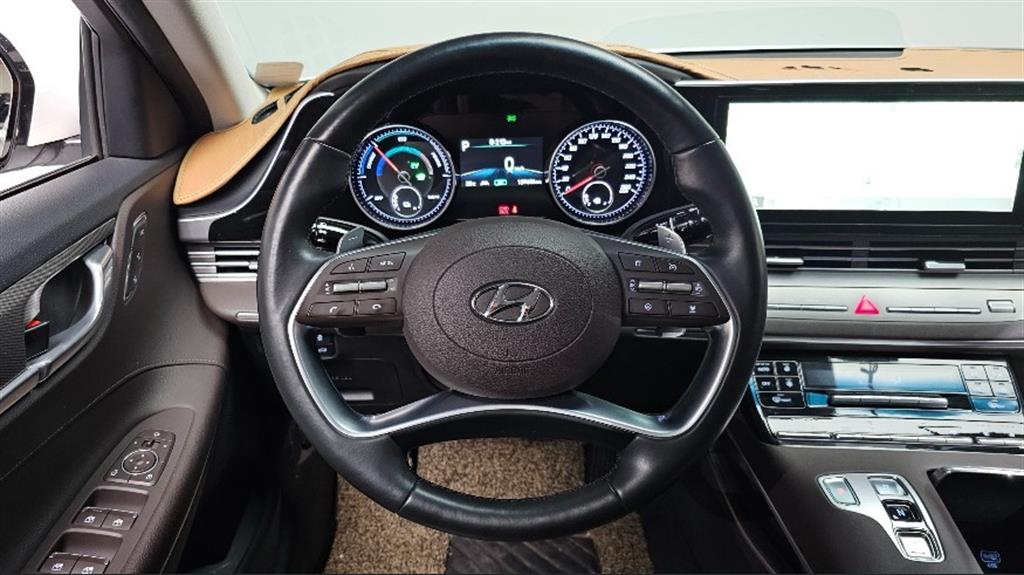 HYUNDAI Grandeur - Vista 11