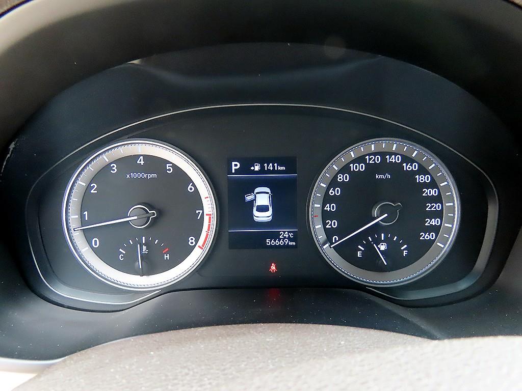HYUNDAI Grandeur - Vista 9