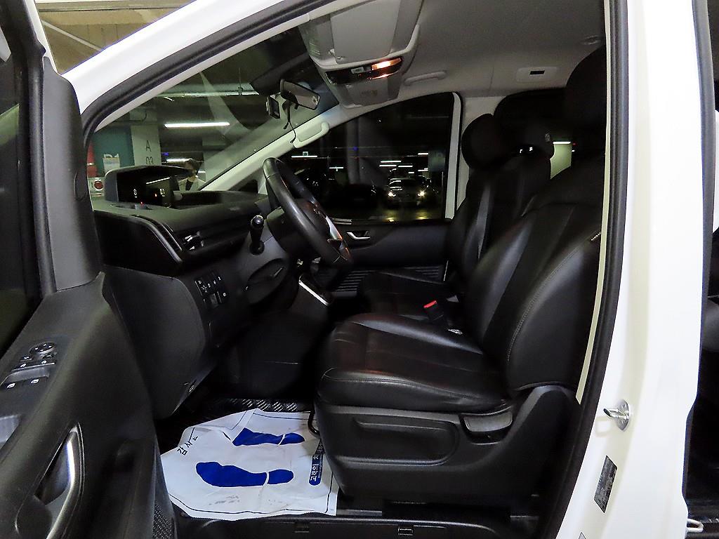 HYUNDAI Staria - Vista 6